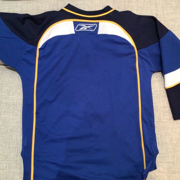 St. Louis Blues NHL Jersey Youth L/XL Hockey - Picture 5 of 5